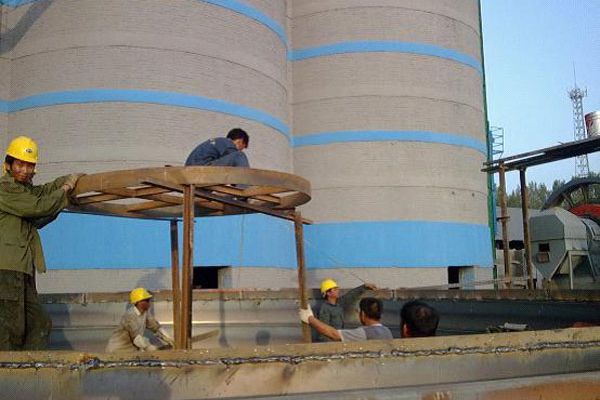 Processo de fabricação e instalação de silos de aço